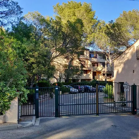 Apartment With Balcony -250 M From The Saint-Raphael (Var)