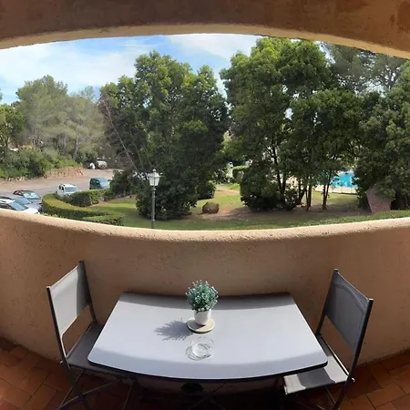 Beau Avec Balcon - 250 M De La Appartement Saint-Raphaël